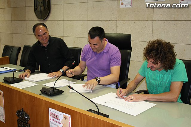 El ayuntamiento firma convenios de colaboracin con empresas - 12