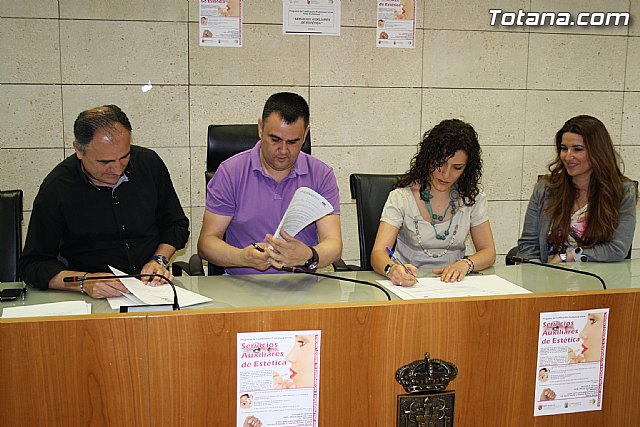 El ayuntamiento firma convenios de colaboracin con empresas - 18