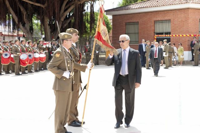 Más de un centenar de vecinos juran bandera en La Aljorra - 2, Foto 2