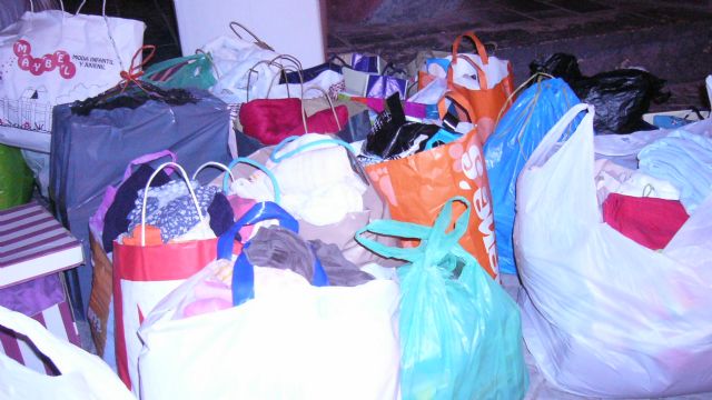 La ONG Anike-Voluntarios viaja a la Regin de los Grandes Lagos para realizar reparto de ropa infantil, Foto 4