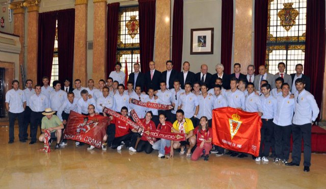 El Alcalde recibe al Real Murcia con motivo de su ascenso a Segunda - 1, Foto 1