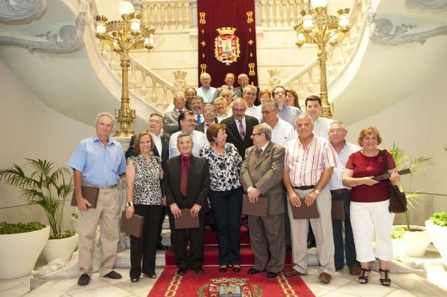 El Ayuntamiento rinde homenaje a los funcionarios jubilados - 2, Foto 2