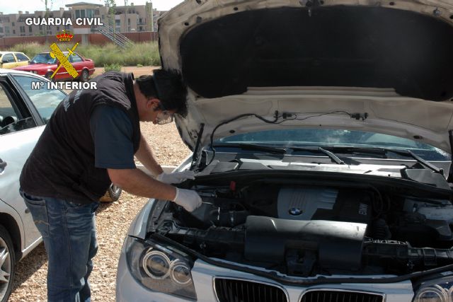 La Guardia Civil desmantela una organización criminal dedicada a la sustracción de vehículos de gama alta - 2, Foto 2