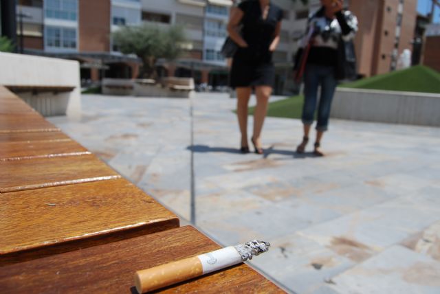 El programa municipal de prevención de drogodependencias del ayuntamiento de Totana se suma a la campaña Activemos los espacios libres de tabaco - 1, Foto 1