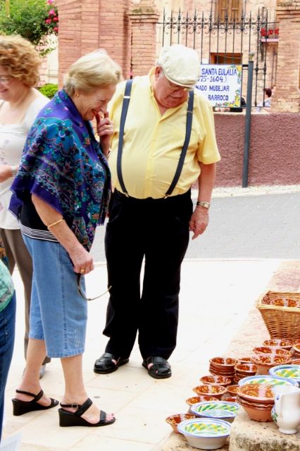 Gran afluencia de público en el el Mercadillo Artesano de La Santa, Foto 5