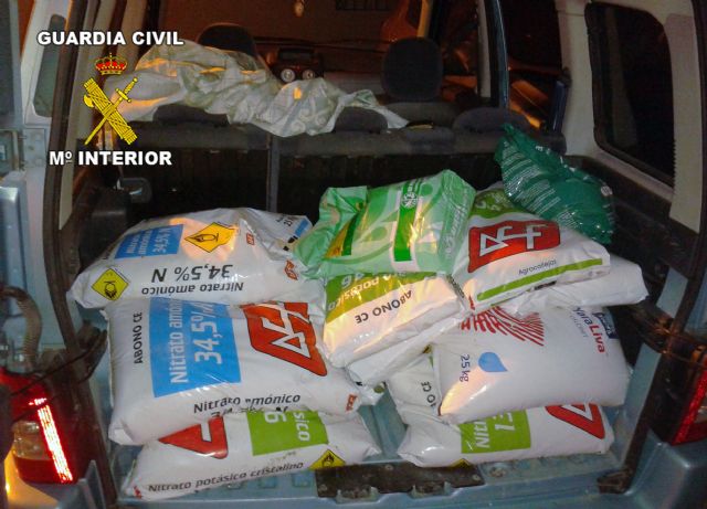 La Guardia Civil recupera 750 kilos de productos fitosanitarios sustraídos en dos explotaciones agrícolas de Cieza - 1, Foto 1