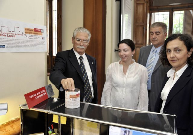 La Universidad de Murcia instala unas huchas para reconstruir una guardería de Lorca - 1, Foto 1