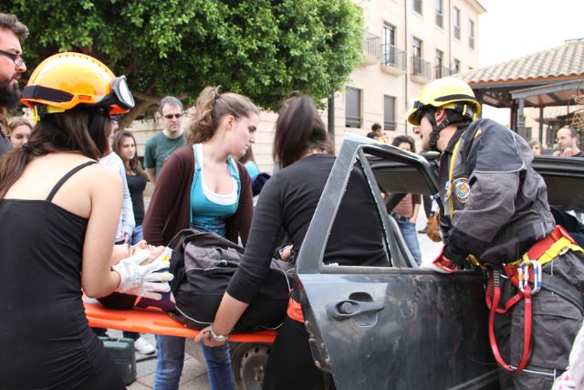 La UCAM enseña a sus estudiantes a actuar ante un accidente - 1, Foto 1