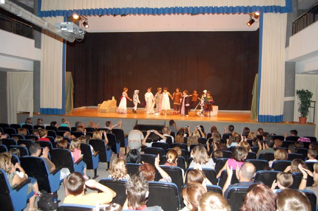 Los talleres municipales de teatro torreños continúan con sus actuaciones de fin de curso - 4, Foto 4