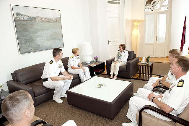 La alcaldesa recibe a los mandos del portaviones George H. W. Bush. - 2, Foto 2