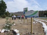 Voluntarios de la Asociacin de Guardas del ro Segura y el Ayuntamiento de Blanca inauguran un sendero fluvial