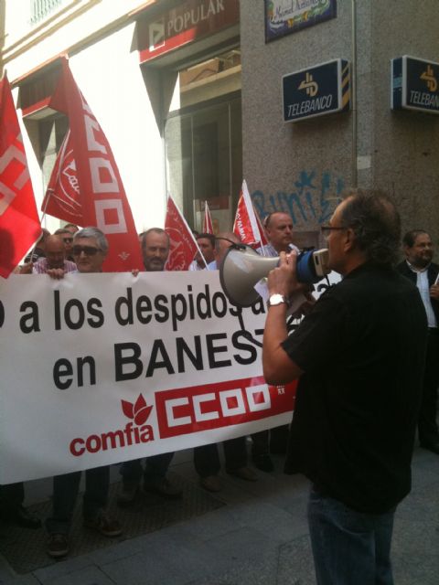 CCOO protesta contra los despidos de Banesto - 1, Foto 1