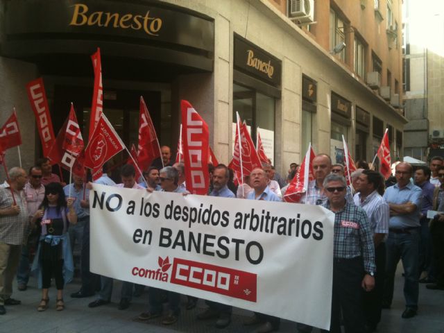 CCOO protesta contra los despidos de Banesto - 3, Foto 3