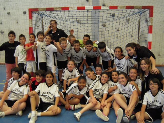 Dos equipos de Balonmano Alevín del colegio Fahuarán se proclaman campeones regionales - 1, Foto 1
