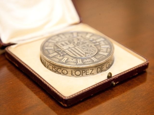 El Congreso recibe la donación de la polvera de la Constitución de la República, Foto 2