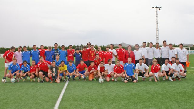 El Ayuntamiento y el IES rambla de Nogalte organizaron un partido benéfico en favor de los afectados por el terremoto de Lorca - 1, Foto 1