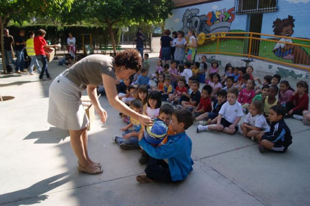 Comansi dona 1.580 juguetes a los niños y niñas damnificados por los terremotos de Lorca - 1, Foto 1