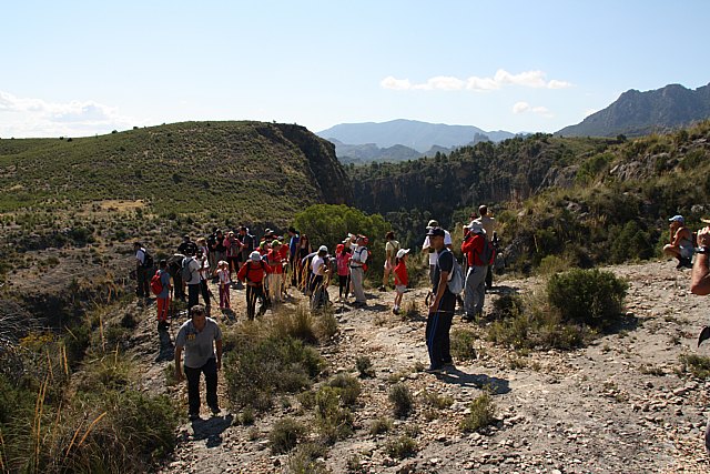 La Ruta del Cañón de Almadenes recibe a medio centenar de senderistas de Santomera - 2, Foto 2