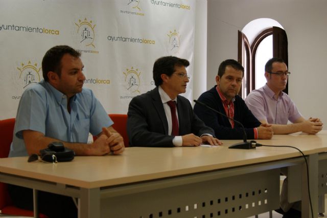 El alcalde rechaza el trato que están recibiendo los agricultores lorquinos a raíz de la crisis agroalimentaria en Europa - 1, Foto 1
