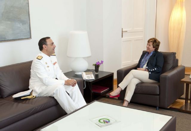 Fernando de Querol se despide de la alcaldesa - 1, Foto 1