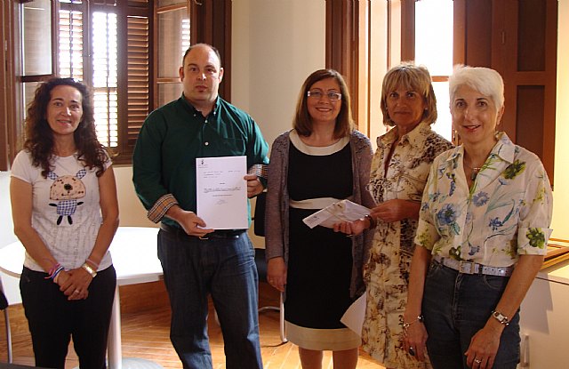 La II Muestra de Teatro Aficionado dona más de 1.200 euros a la asociación Afemar - 1, Foto 1