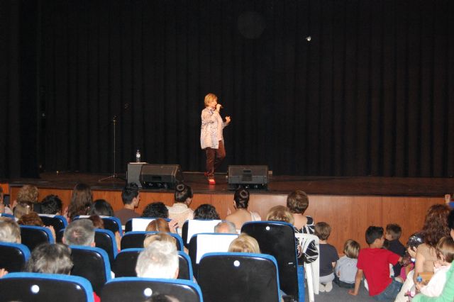 Lleno absoluto en el concierto de la gran artista Karina - 2, Foto 2