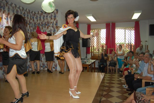 El Hogar de la Tercera Edad de Alguazas celebra las Fiestas Patronales 2011 con actuaciones musicales - 2, Foto 2