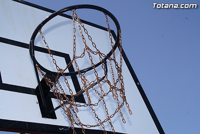 Las instalaciones deportivas del Polideportivo Municipal se mejoran con con tres minipistas de ftbol sala y minbasket - 6