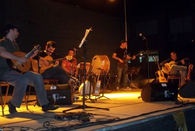 El grupo Azarbe pone el punto folk en la Semana Cultural  de  la peña El Capazo de Lorquí - 3, Foto 3