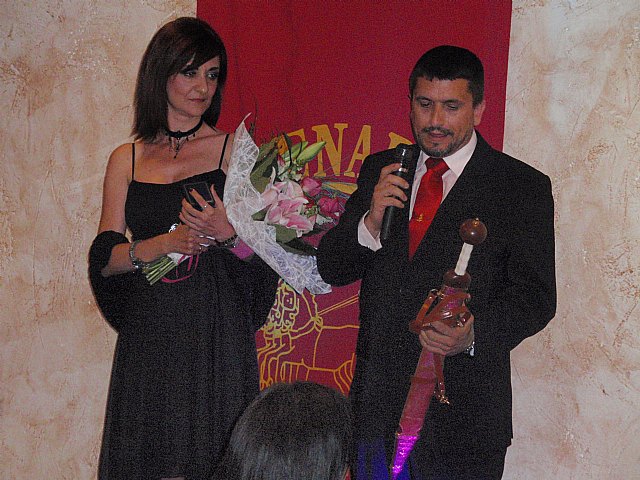 Un emocionado Enrique Nieto Navarro recibe la doble corona mural del Senado Romano - 3, Foto 3