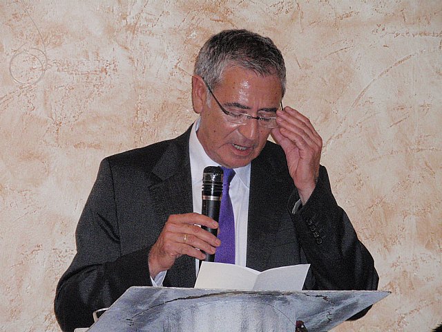 Un emocionado Enrique Nieto Navarro recibe la doble corona mural del Senado Romano - 4, Foto 4