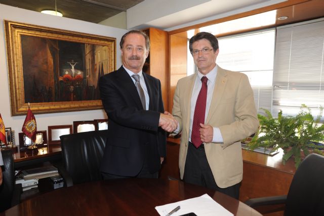 El alcalde mantiene una reunión con Hefame - 1, Foto 1