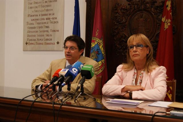 El Alcalde de Lorca inicia mañana una ronda de reuniones con las familias que han perdido por los terremotos el edificio en el que vivían - 1, Foto 1