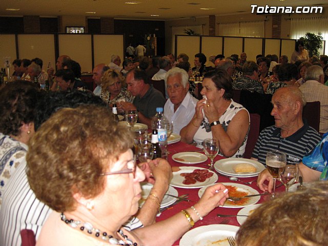 Numerosas personas asistieron a la comida de fin de temporada organizada en el marco de las Fiestas de las Personas Mayores de Totana2011 - 4