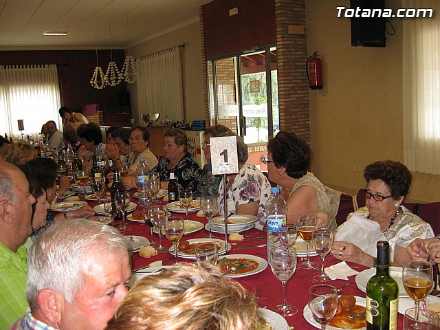 Numerosas personas asistieron a la comida de fin de temporada organizada en el marco de las Fiestas de las Personas Mayores de Totana2011 - 10