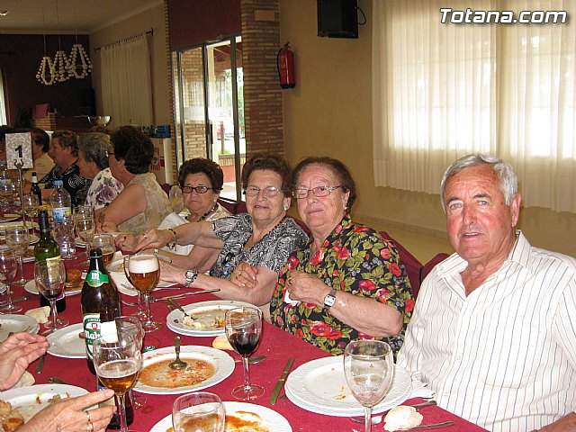 Numerosas personas asistieron a la comida de fin de temporada organizada en el marco de las Fiestas de las Personas Mayores de Totana2011 - 9