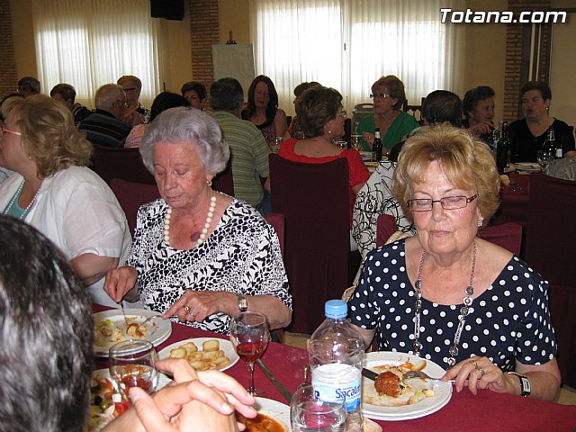 Numerosas personas asistieron a la comida de fin de temporada organizada en el marco de las Fiestas de las Personas Mayores de Totana2011 - 20