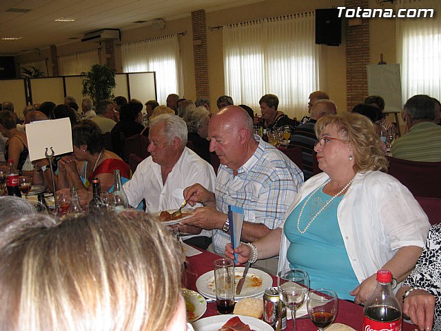 Numerosas personas asistieron a la comida de fin de temporada organizada en el marco de las Fiestas de las Personas Mayores de Totana2011 - 21