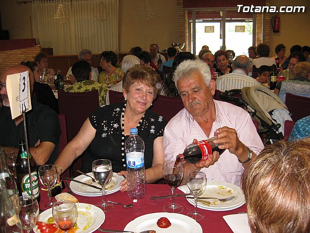 Numerosas personas asistieron a la comida de fin de temporada organizada en el marco de las Fiestas de las Personas Mayores de Totana2011 - 23
