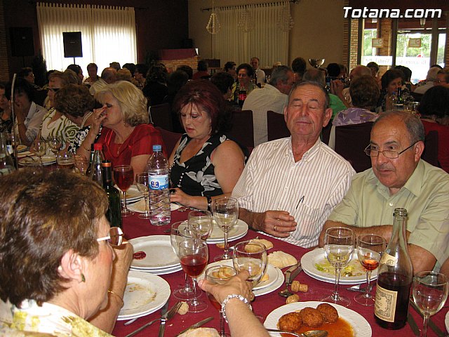 Numerosas personas asistieron a la comida de fin de temporada organizada en el marco de las Fiestas de las Personas Mayores de Totana2011 - 27