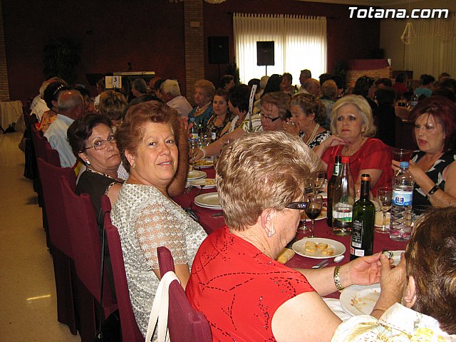 Numerosas personas asistieron a la comida de fin de temporada organizada en el marco de las Fiestas de las Personas Mayores de Totana2011 - 28