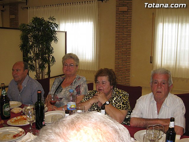 Numerosas personas asistieron a la comida de fin de temporada organizada en el marco de las Fiestas de las Personas Mayores de Totana2011 - 29