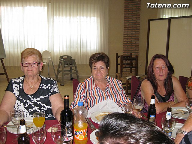 Numerosas personas asistieron a la comida de fin de temporada organizada en el marco de las Fiestas de las Personas Mayores de Totana2011 - 31
