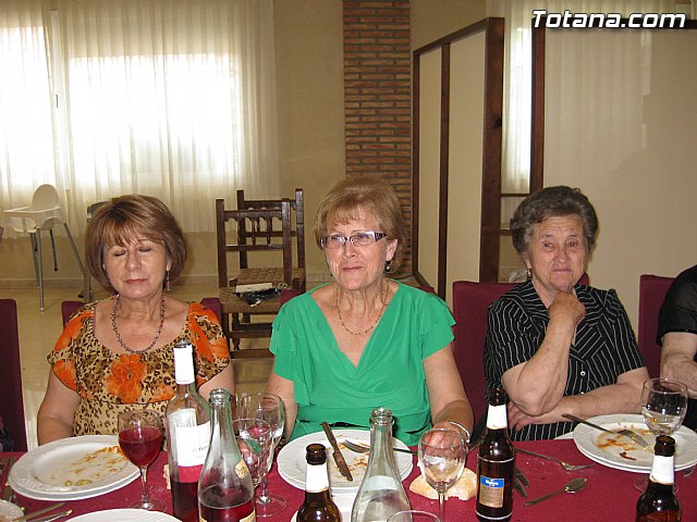 Numerosas personas asistieron a la comida de fin de temporada organizada en el marco de las Fiestas de las Personas Mayores de Totana2011 - 32