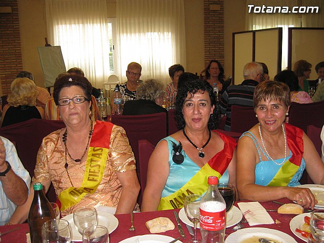 Numerosas personas asistieron a la comida de fin de temporada organizada en el marco de las Fiestas de las Personas Mayores de Totana2011 - 39