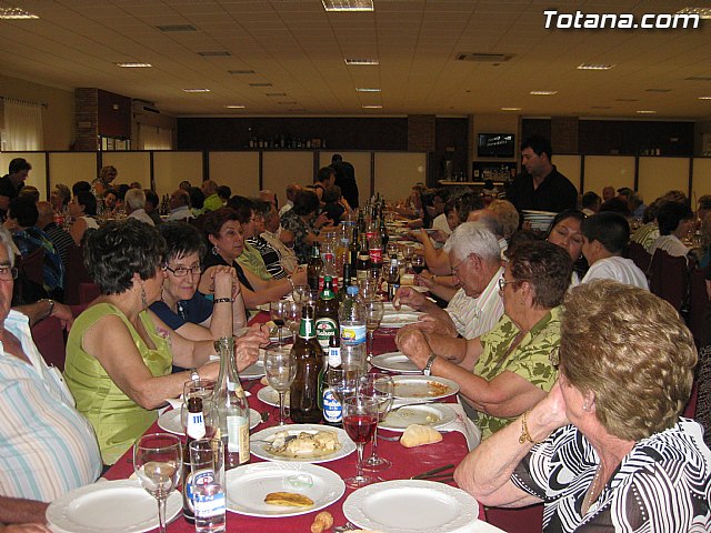 Numerosas personas asistieron a la comida de fin de temporada organizada en el marco de las Fiestas de las Personas Mayores de Totana2011 - 42