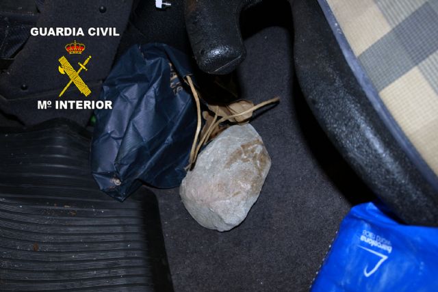 Detenidas dos personas por lanzar piedras a vehículos que circulaban por la autovía A-30 - 2, Foto 2