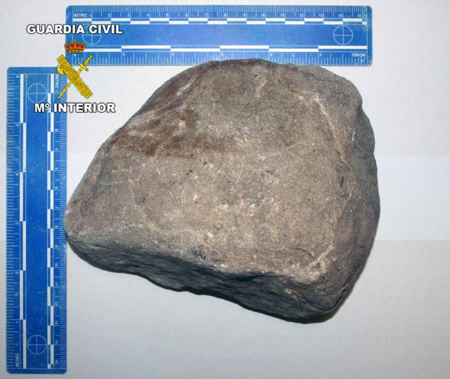 Detenidas dos personas por lanzar piedras a vehículos que circulaban por la autovía A-30 - 3, Foto 3