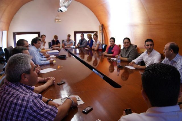 El Ayuntamiento de Lorca contrata a los primeros parados lorquinos - 1, Foto 1
