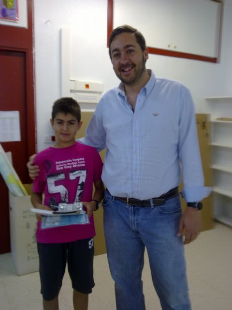 Entrega de premios del concurso escolar  'Diseña tu forma de ahorrar' de Santomera - 2, Foto 2